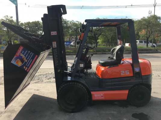 ขายรถโฟล์คลิฟท์ตักยางพาราตักยางก้อนตักยางถ้วยตักขี้ยางตักเศษยางตักทะลายปาล์ม