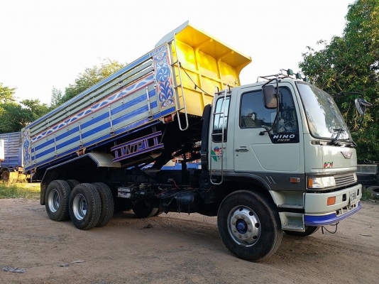ขาย10ล้อHINO 3M240กระบะเนียม มีระบบลาก เครื่องเดิม เอกสารทะเบียนเต็ม