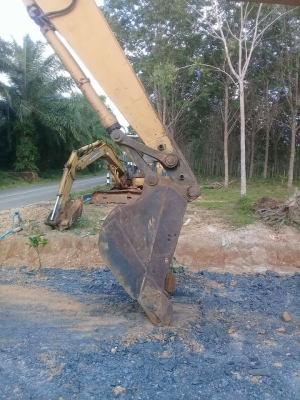 ขาย200-5komatsu ไฟฟ้าครบ บูมสวยช่วงล่างดี ใบซื้อขาย พร้อมทำงาน ขาย200-5komatsu ไฟฟ้าครบ บูมสวยช่วงล่างดี ใบซื้อขาย พร้อมทำงาน