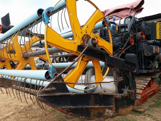 ขายรถเกี่ยวข้าว ศักดิ์พัฒนา BIG37 เครื่อง240โบว์มิตซู ช่วงล่างโซ่ใหม่ สภาพพร้อมทำงาน