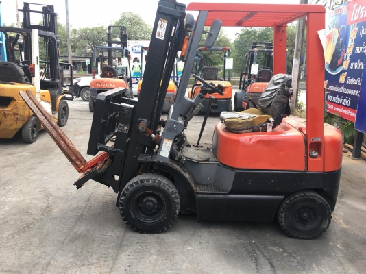 ขายรถโฟล์คลิฟท์ตักยางพาราตักยางก้อนยางถ้วยขี้ยางตักเศษยาง