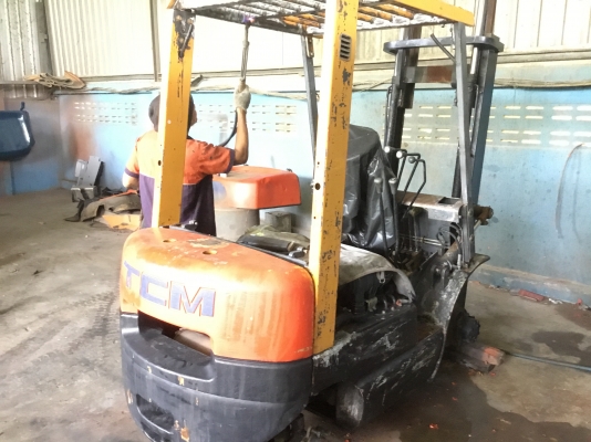 ขายรถโฟล์คลิฟท์ตักยางพาราตักยางก้อนยางถ้วยขี้ยางตักเศษยาง