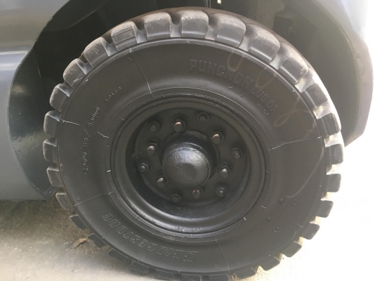 ขายรถโฟล์คลิฟท์ตักยางพาราตักยางก้อนยางถ้วยขี้ยางตักเศษยาง