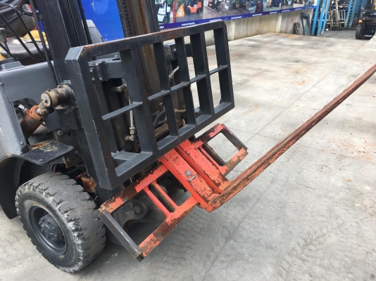 ขายรถโฟล์คลิฟท์ตักยางพาราตักยางก้อนยางถ้วยขี้ยางตักเศษยาง