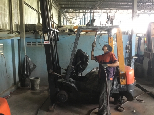 ขายรถโฟล์คลิฟท์ตักยางพาราตักยางก้อนยางถ้วยขี้ยางตักเศษยาง