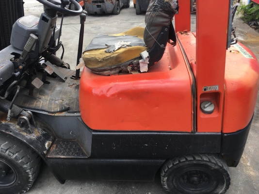 ขายรถโฟล์คลิฟท์ตักยางพาราตักยางก้อนยางถ้วยขี้ยางตักเศษยาง