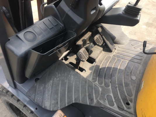 ขายรถโฟล์คลิฟท์ตักยางพาราตักทะลายปาล์ม