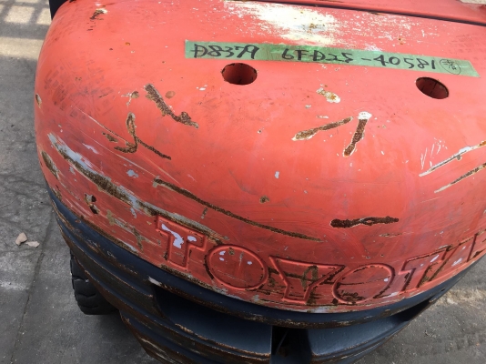 ขายรถโฟล์คลิฟท์ตักยางพาราตักทะลายปาล์ม