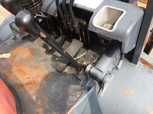 ขายรถโฟล์คลิฟท์ตักยางพาราตักทะลายปาล์ม