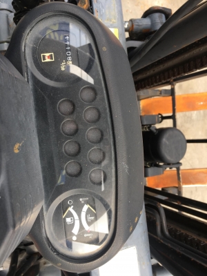 ขายรถโฟล์คลิฟท์ตักยางพาราตักทะลายปาล์ม