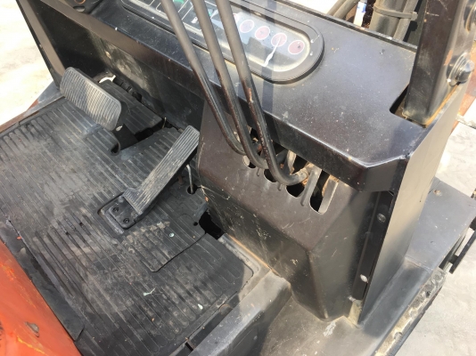 ขายรถโฟล์คลิฟท์ตักยางพาราตักทะลายปาล์ม