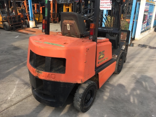 ขายรถโฟล์คลิฟท์ตักยางพาราตักทะลายปาล์ม