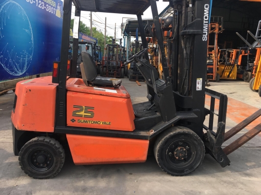 ขายรถโฟล์คลิฟท์ตักยางพาราตักทะลายปาล์ม