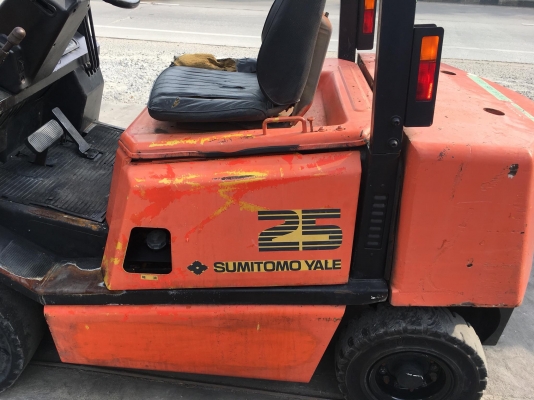 ขายรถโฟล์คลิฟท์ตักยางพาราตักทะลายปาล์ม