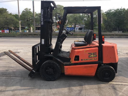 ขายรถโฟล์คลิฟท์ตักยางพาราตักทะลายปาล์ม