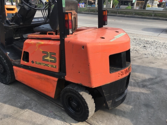 ขายรถโฟล์คลิฟท์ตักยางพาราตักทะลายปาล์ม