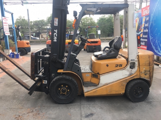 ขายรถโฟล์คลิฟท์ตักยางพาราตักทะลายปาล์ม