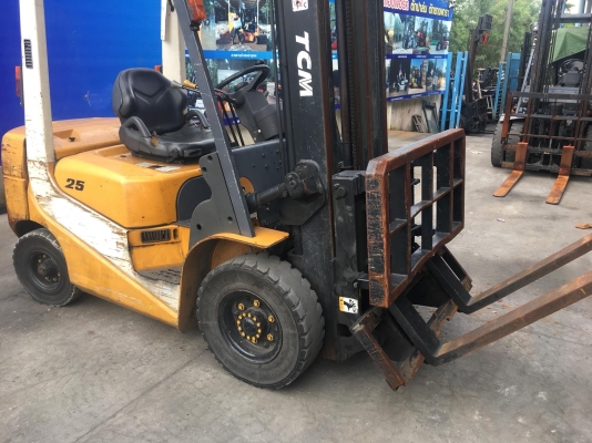 ขายรถโฟล์คลิฟท์ตักยางพาราตักทะลายปาล์ม