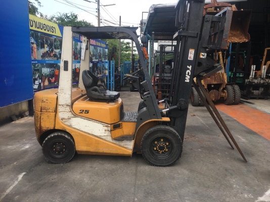ขายรถโฟล์คลิฟท์ตักยางพาราตักทะลายปาล์ม