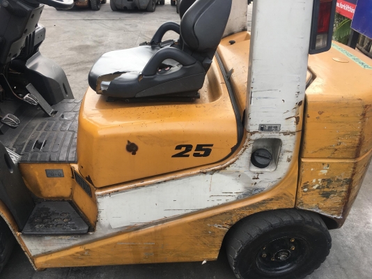 ขายรถโฟล์คลิฟท์ตักยางพาราตักทะลายปาล์ม