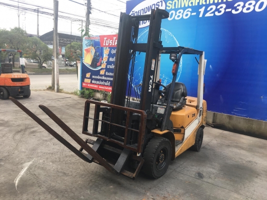 ขายรถโฟล์คลิฟท์ตักยางพาราตักทะลายปาล์ม