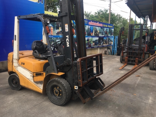 ขายรถโฟล์คลิฟท์ตักยางพาราตักทะลายปาล์ม