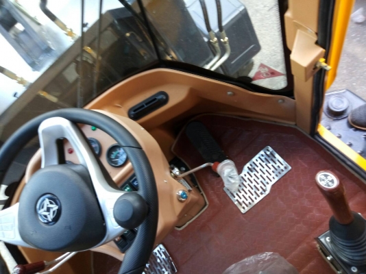 ล้อตักล้อยาง Shanyu ของใหม่มือหนึ่ง ยอดขายอันดับหนึ่งในจีน คุ้มทุนการใช้งาน คุณภาพดี ราคาถูก มีอะไหล่ครบทุกชิ้นส่วน รับประกัน 1 ปี สามารถเปลี่ยนอุปกรณ์เสริมได้หลากหลาย หนีบ ยก ดัน รุ่น ZL940L