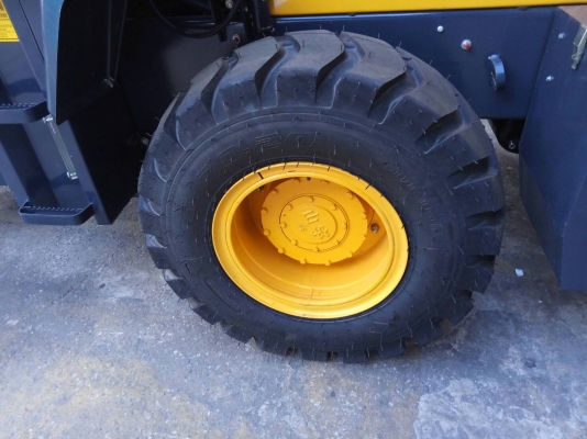 ล้อตักล้อยาง Shanyu ของใหม่มือหนึ่ง ยอดขายอันดับหนึ่งในจีน คุ้มทุนการใช้งาน คุณภาพดี ราคาถูก มีอะไหล่ครบทุกชิ้นส่วน รับประกัน 1 ปี สามารถเปลี่ยนอุปกรณ์เสริมได้หลากหลาย หนีบ ยก ดัน รุ่น ZL940L