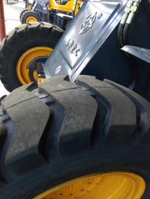 ล้อตักล้อยาง Shanyu ของใหม่มือหนึ่ง ยอดขายอันดับหนึ่งในจีน คุ้มทุนการใช้งาน คุณภาพดี ราคาถูก มีอะไหล่ครบทุกชิ้นส่วน รับประกัน 1 ปี สามารถเปลี่ยนอุปกรณ์เสริมได้หลากหลาย หนีบ ยก ดัน รุ่น ZL946 ล้อตักล้อยาง Shanyu ของใหม่มือหนึ่ง ยอดขายอันดับหนึ่งในจีน คุ้มทุนการใช้งาน คุณภาพดี ราคาถูก มีอะไหล่ครบทุกชิ้นส่วน รับประกัน 1 ปี สามารถเปลี่ยนอุปกรณ์เสริมได้หลากหลาย หนีบ ยก ดัน รุ่น ZL946