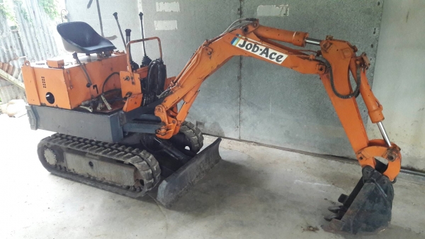 ขายรถแบคโฮJob เครื่อง1สูบ ตัวเล็ก