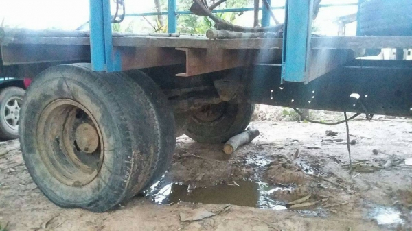 เทลเลอร์ลากอ้อย 6 ล้อ เหล็กแข็งแรงมาก  กว้าง 2 เมตรยาว 320