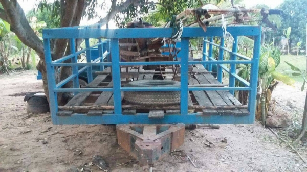 เทลเลอร์ลากอ้อย 6 ล้อ เหล็กแข็งแรงมาก  กว้าง 2 เมตรยาว 320