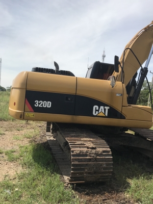 ขายด่วน!! Cat 320D ไมล์ ชม. 13,000 สภาพสวยมากค่ะ
