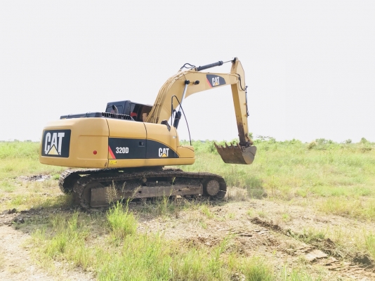 ขายด่วน!! Cat 320D ไมล์ ชม. 13,000 สภาพสวยมากค่ะ
