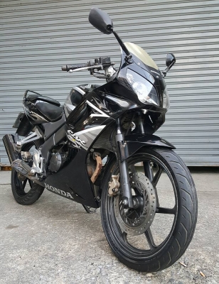 ขออนุญาตขาย HONDA CBR 150R ปี 53 ตัวสุดท้าย รุ่น TOP ฟรีค่าโอน