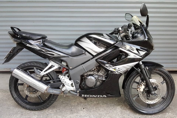 ขออนุญาตขาย HONDA CBR 150R ปี 53 ตัวสุดท้าย รุ่น TOP ฟรีค่าโอน ขออนุญาตขาย HONDA CBR 150R ปี 53 ตัวสุดท้าย รุ่น TOP ฟรีค่าโอน