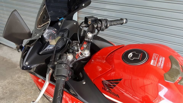 ขออนุญาตขาย HONDA CBR150I NEW สภาพพร้อมใช้งาน ฟรีค่าโอน ขออนุญาตขาย HONDA CBR150I NEW สภาพพร้อมใช้งาน ฟรีค่าโอน