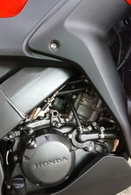 ขออนุญาตขาย HONDA CBR150I NEW วิ่ง 8,XXX KM สภาพพร้อมใช้งาน สภาพสวยเหมือนรถใหม่ป้ายแดง ฟรีค่าโอน