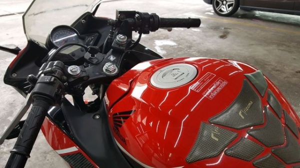 ขออนุญาตขาย HONDA CBR150I NEW วิ่ง 8,XXX KM สภาพพร้อมใช้งาน สภาพสวยเหมือนรถใหม่ป้ายแดง ฟรีค่าโอน ขออนุญาตขาย HONDA CBR150I NEW วิ่ง 8,XXX KM สภาพพร้อมใช้งาน สภาพสวยเหมือนรถใหม่ป้ายแดง ฟรีค่าโอน
