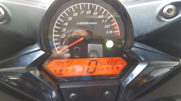 ขออนุญาตขาย HONDA CBR150I NEW วิ่ง 8,XXX KM สภาพพร้อมใช้งาน สภาพสวยเหมือนรถใหม่ป้ายแดง ฟรีค่าโอน