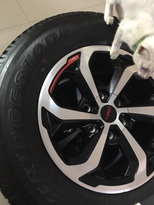 ล้อแม็กซ์ป้ายแดง REVO TRD 17 Bridgestone 265/65/17 ปี 16 ตุ่มหน้าสีเส้นยังอยู่