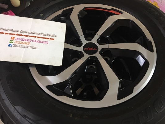 ล้อแม็กซ์ป้ายแดง REVO TRD 17 Bridgestone 265/65/17 ปี 16 ตุ่มหน้าสีเส้นยังอยู่
