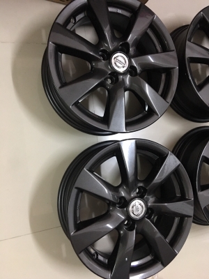 ล้อแม็ก Nissan Almera ขอบ 15 สภาพเดิมๆ ล้อแม็ก Nissan Almera ขอบ 15 สภาพเดิมๆ