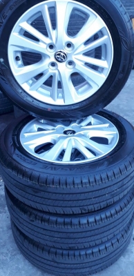 แม็กป้ายแดง TOYOTA YARIS ATIV ยาง dunlop 185/60 R15 ปี 17