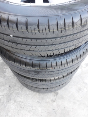 แม็กป้ายแดง TOYOTA YARIS ATIV ยาง dunlop 185/60 R15 ปี 17
