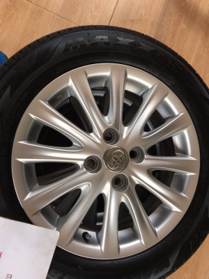 ล้อแม็กซ์ Vios 12 ก้าน สีบรอนเงินล้อแม็กซ์มีรอยเบียดมา ทำสีมาใหม่แล้ว