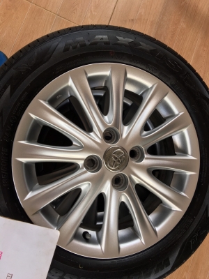 ล้อแม็กซ์ Vios 12 ก้าน สีบรอนเงินล้อแม็กซ์มีรอยเบียดมา ทำสีมาใหม่แล้ว