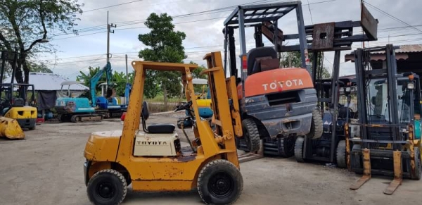 ขายด่วนรถยก TOYOTAชั่วโม่งทำงานน้อย 3FG20ยก2ตันยกของหนัง2.4ตันให้ดูยกสูง3เมตรรถนอกนำเข้ายังไม่เคยใช้งานในเมืองไทยเลย