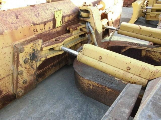 CAT D6M ปี 2002 ใช้งาน 3 พันชั่วโมง นำเข้าจากญี่ปุ่น ถึงไทยเร็ว ๆ นี้ครับ