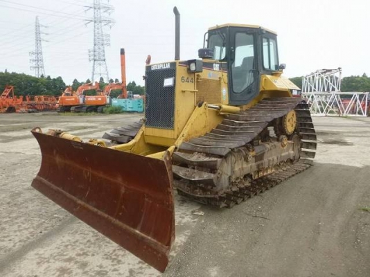 CAT D6M ปี 2002 ใช้งาน 3 พันชั่วโมง นำเข้าจากญี่ปุ่น ถึงไทยเร็ว ๆ นี้ครับ